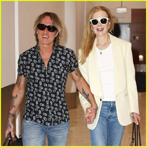 Nicole Kidman & Keith Urban Hold Hands While Arriving in Sydney