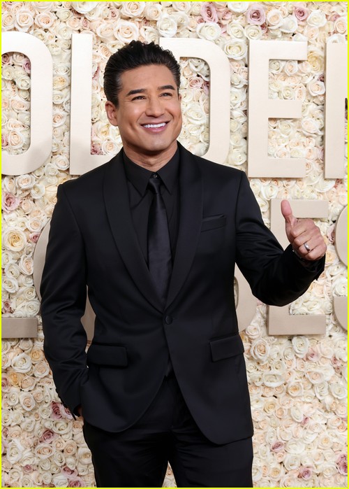 Access Hollywood’s Mario Lopez at the Golden Globes 2024
