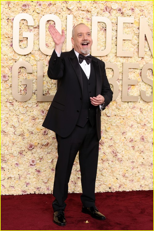 The Holdovers’ Paul Giamatti at the Golden Globes 2024