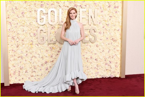 Suits’ Sarah Rafferty at the Golden Globes 2024