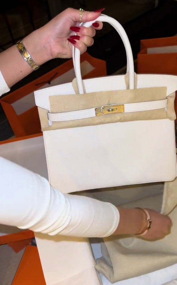 Of course, she finished her shopping spree with a stunning Birkin handbag