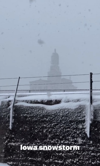 Robbie previously shared nerve-wracking photos of Iowa during a snowstorm