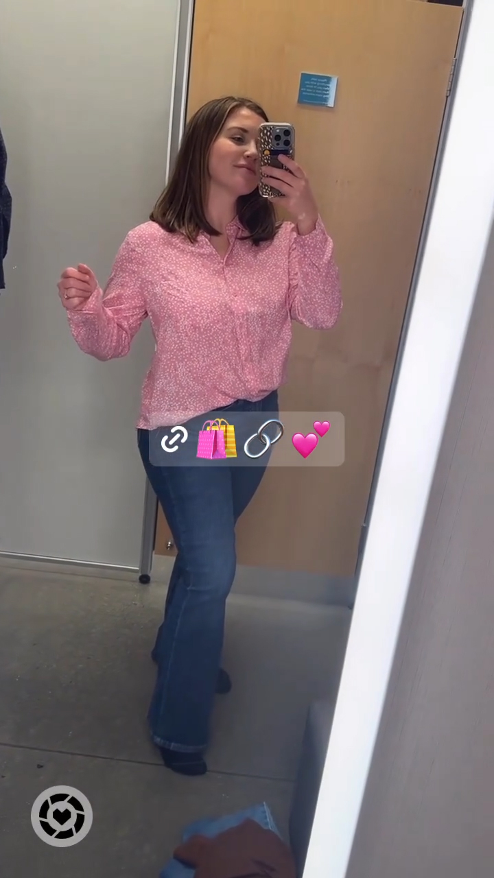 Last week, Joy-Anna showed off her enviable figure in a new video from a shopping trip