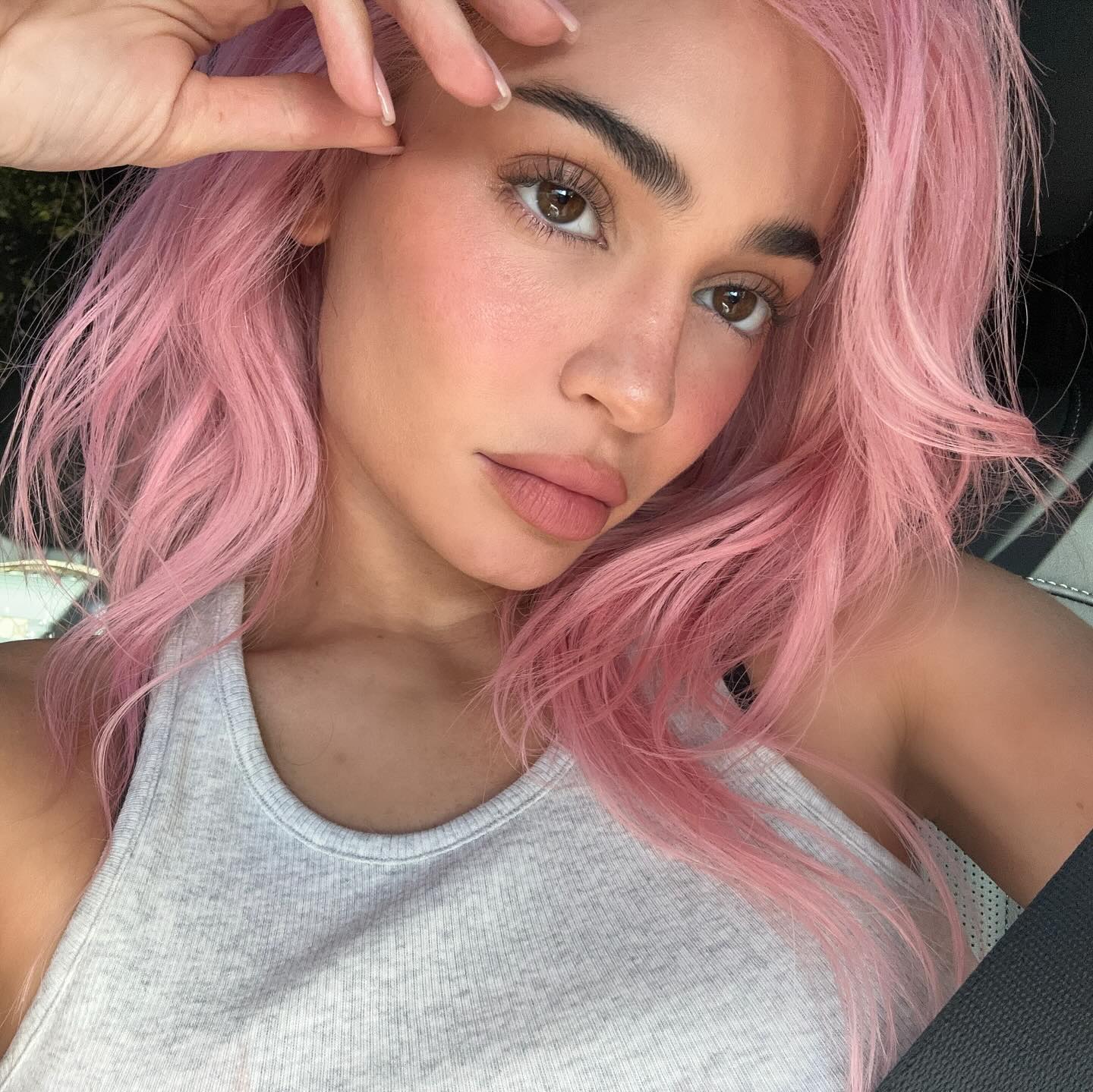 Fans thought that Kylie's outfit would've looked better with the pink hair she debuted last week