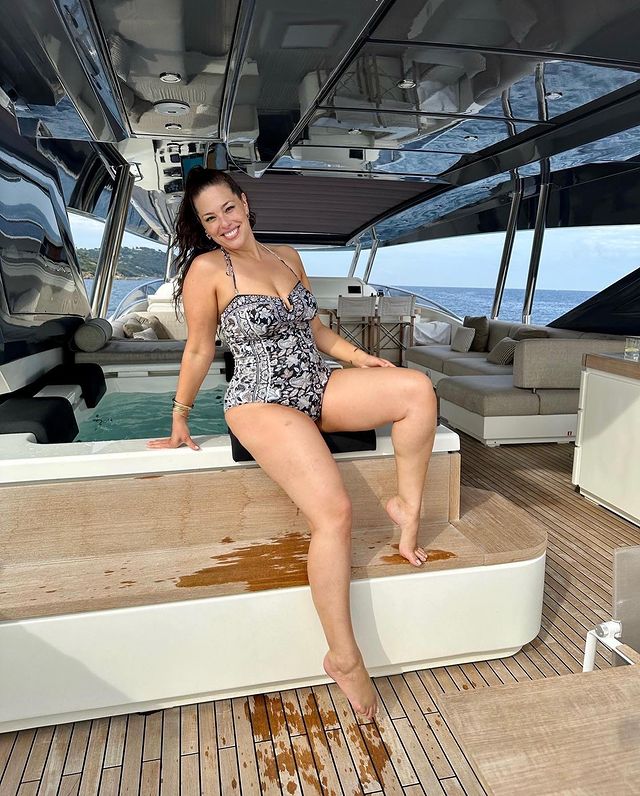 Ashley showed off her bathing suit during the yacht trip