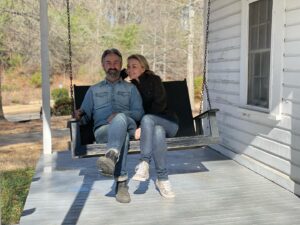 American Pickers star Mike Wolfe embraced girlfriend, Leticia Cline, in a new clip shared to Instagram