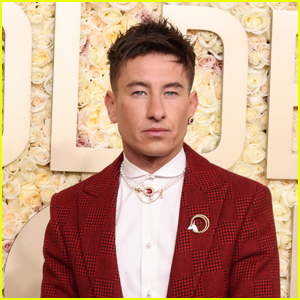 Barry Keoghan Looks Handsome in a Red Louis Vuitton Suit on Golden Globes 2024 Red Carpet