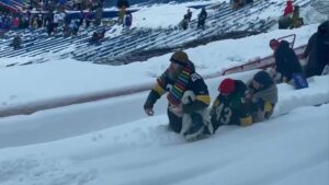 Bills, Steelers Fans Forced To Walk Through Knee-Deep Snow Before Playoff Game