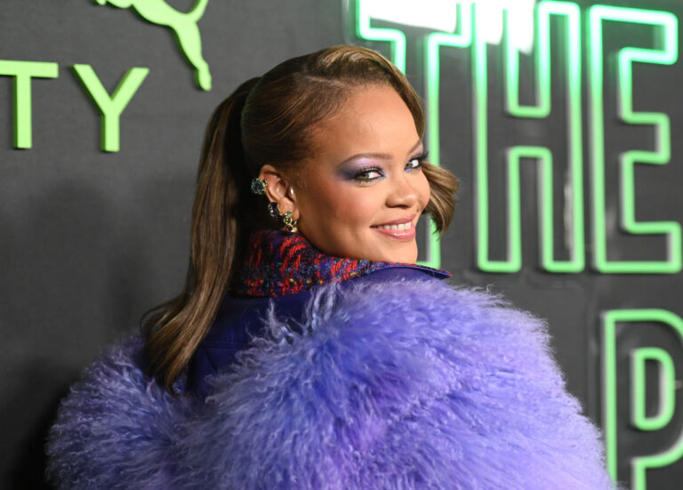 Rihanna Flaunts Fatty In New Savage X Fenty V-Day Collection - Cirrkus News