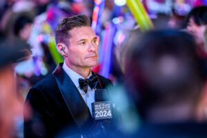 Ryan Seacrest has sparked fan speculation that he may have split up with his girlfriend Aubrey Paige