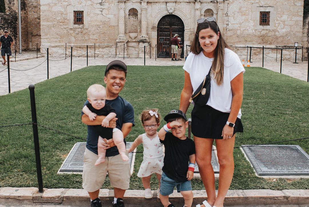 Tori shared a family photo with Zach and their three kids