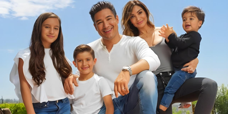 Mario Lopez and his family