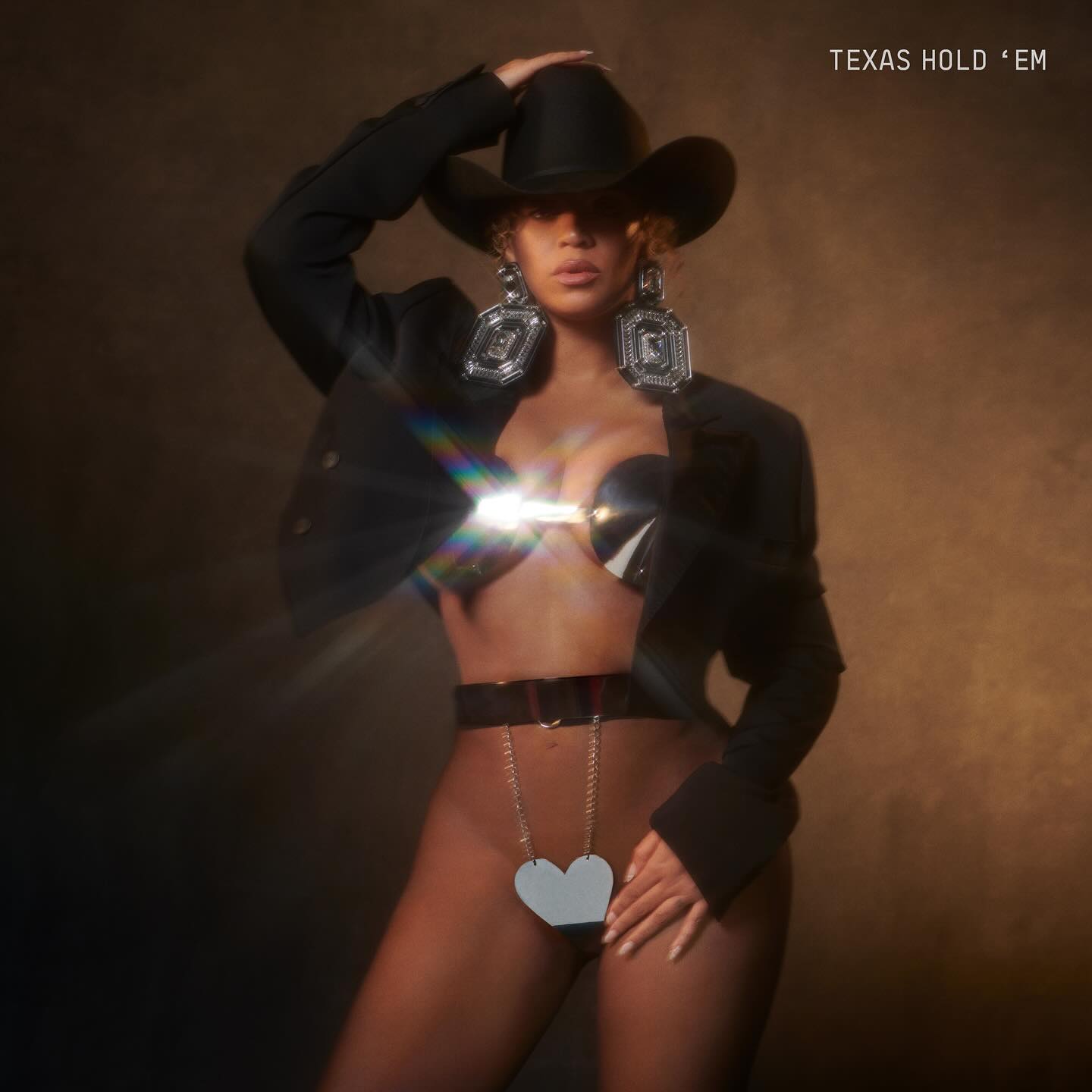 Beyonce bared it all for the cover of her new single, Texas Hold 'Em, which she released with 16 Carriages