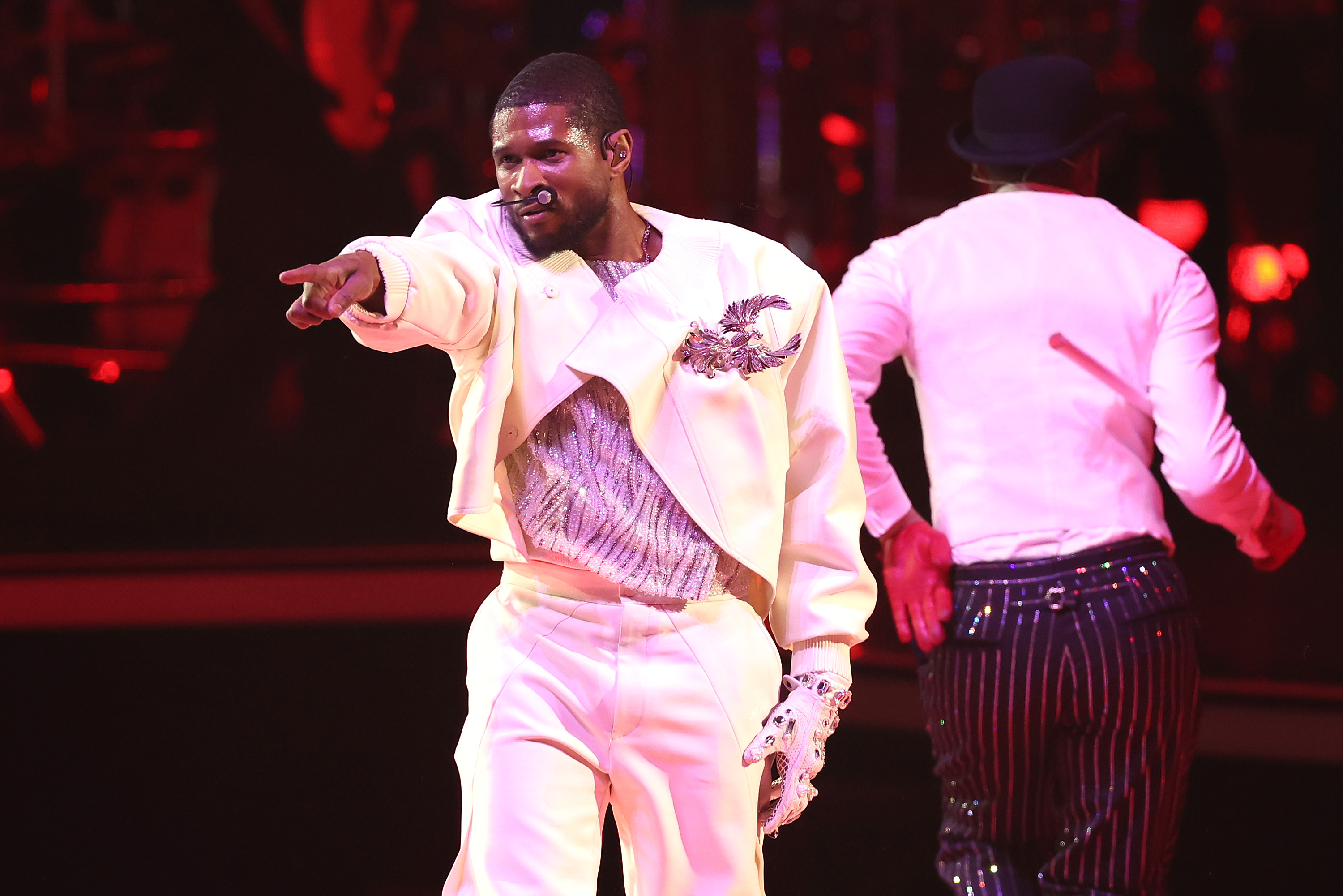 'Usher almost fell and took them skates off fast,' one fan said