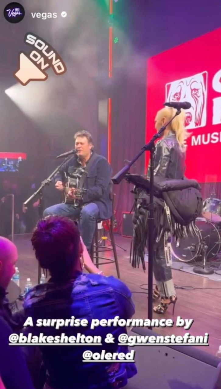 Just prior to the clip, Blake joined Gwen on stage for the tailgate show, with the couple also giving a surprise set at his bar
