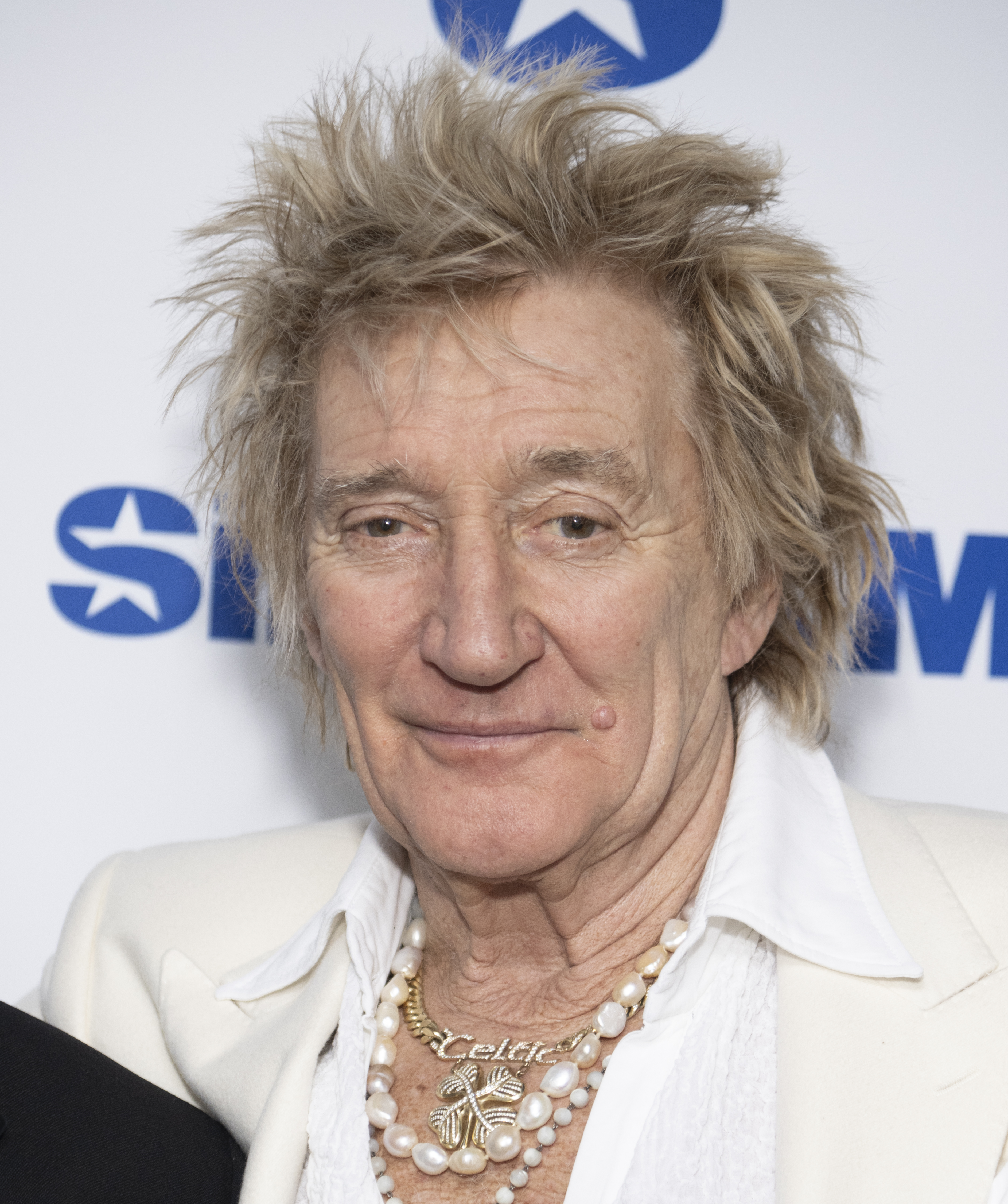 Sir Rod has reached an agreement with Irving Azoff’s Iconic Artists