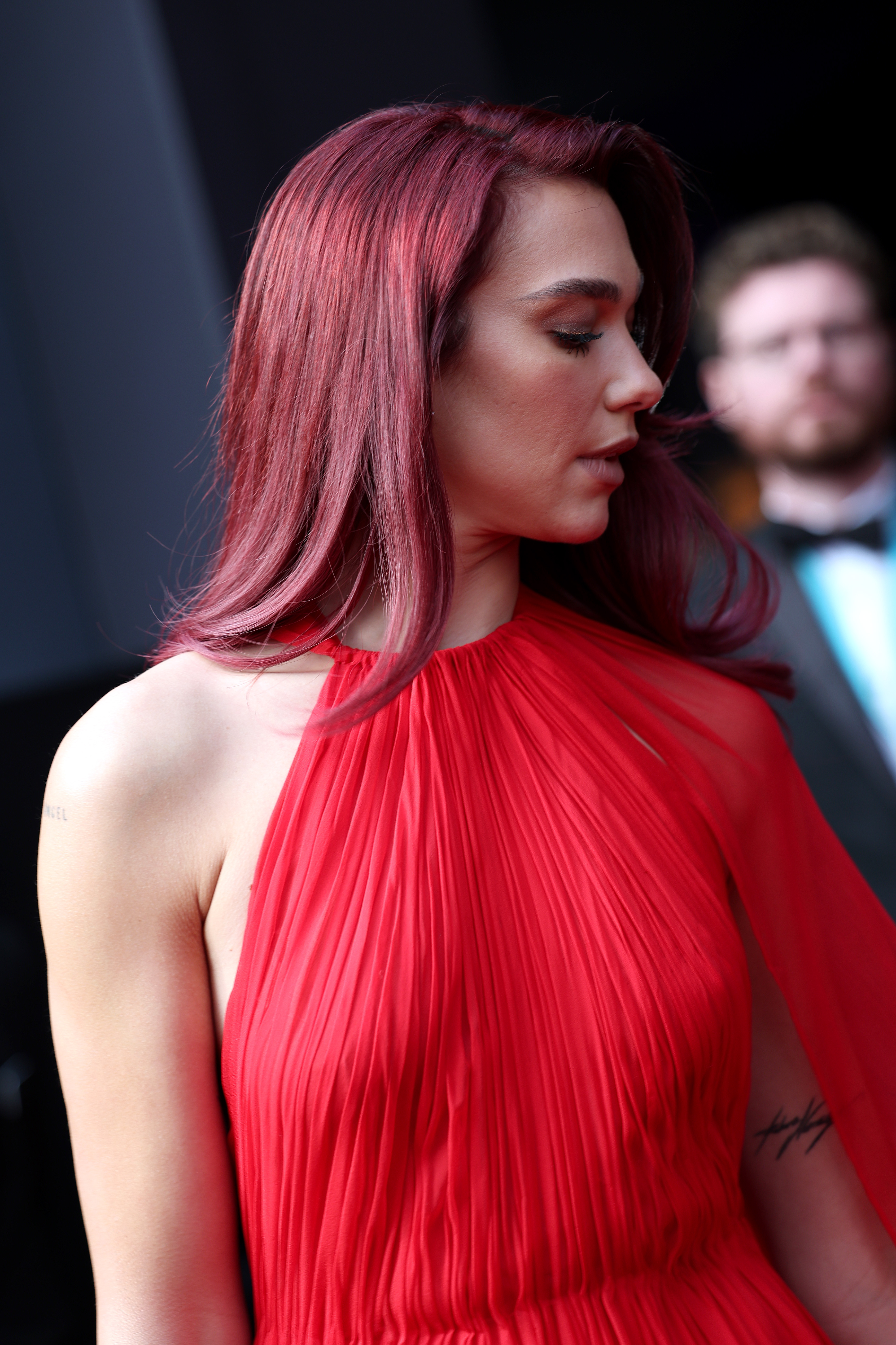 The stunner showed off her new red locks