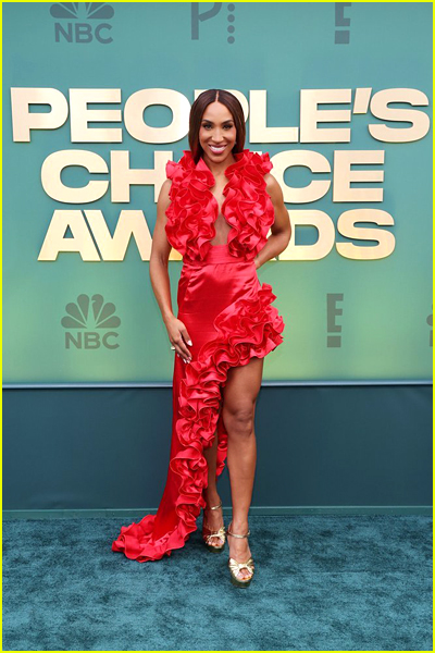 Annemarie Wiley on the Peoples Choice Awards carpet