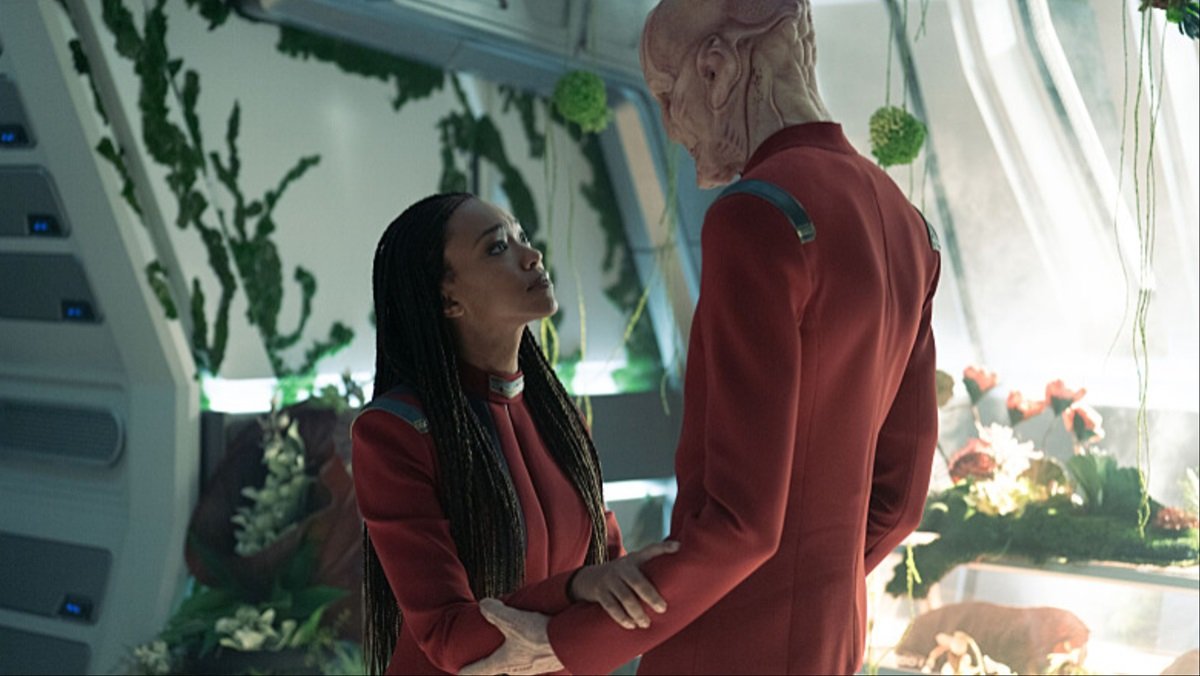 Captain Burnham (Sonequa Martin-Green) and Saru (Doug Jones) share an emotional moment in Star Trek: Discovery's final season.