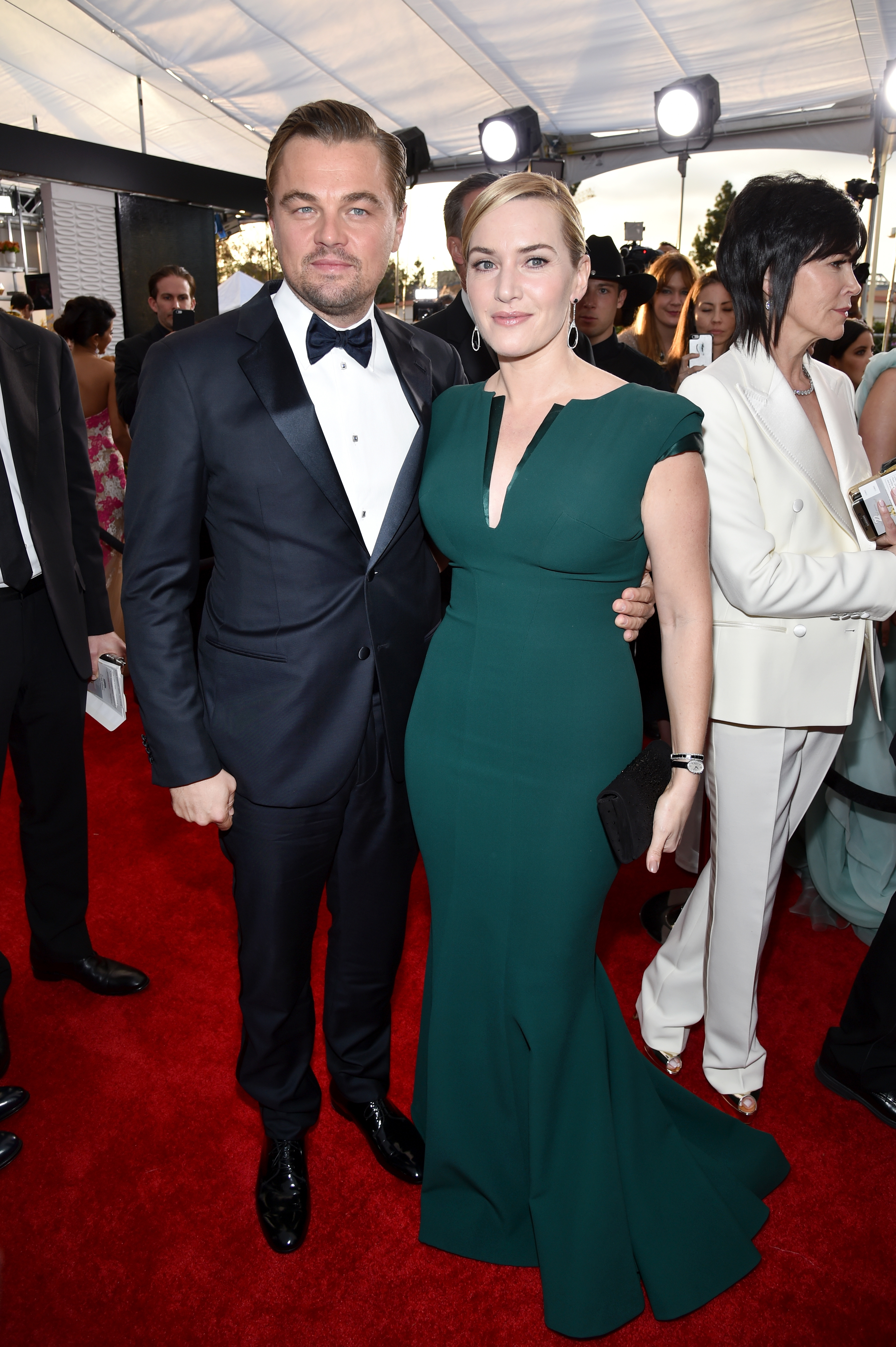 Titanic co-stars Leonardo Dicaprio and Kate Winslet stopped for a few pics in 2016