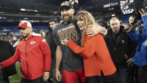 3 Reasons Taylor Swift and Travis Kelce Are Couple Goals