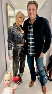 Gwen Stefani cuddled with her husband, Blake Shelton, in a new photo