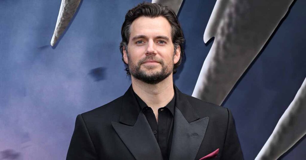 Henry Cavill Talks About The Overuse Of S*x Scenes In Films Says "He's Not A Fan"