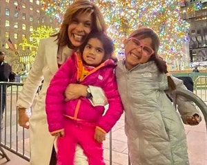 Hoda Kotb Digs Contact Out Of Her Eye On Air Amid 'Emergency'