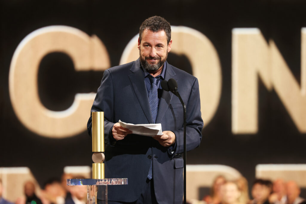 Adam Sandler's NSFW People's Choice Awards speech came off as 'cringe' to fans