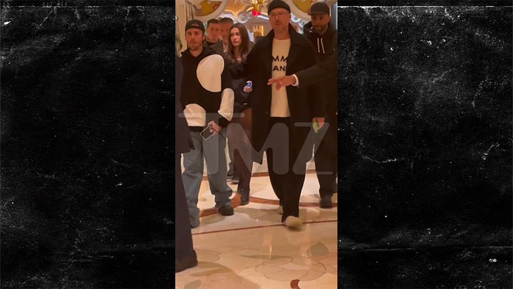 Justin Bieber Hanging with Pastor in Las Vegas Before Super Bowl