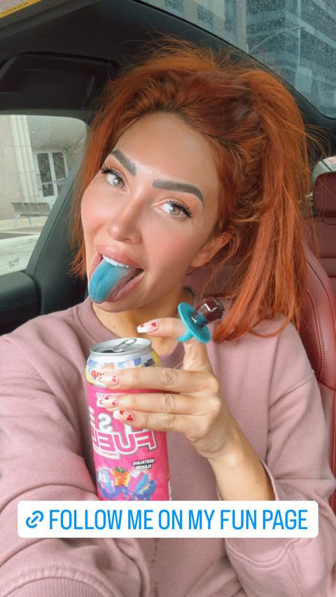 Farrah Abraham showed off her bright red hair and blue tongue