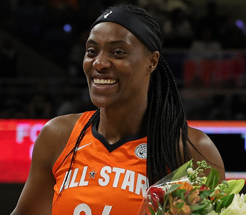 WNBA Star Sylvia Fowles in Workout Gear Shows “Mental Toughness” — Celebwell