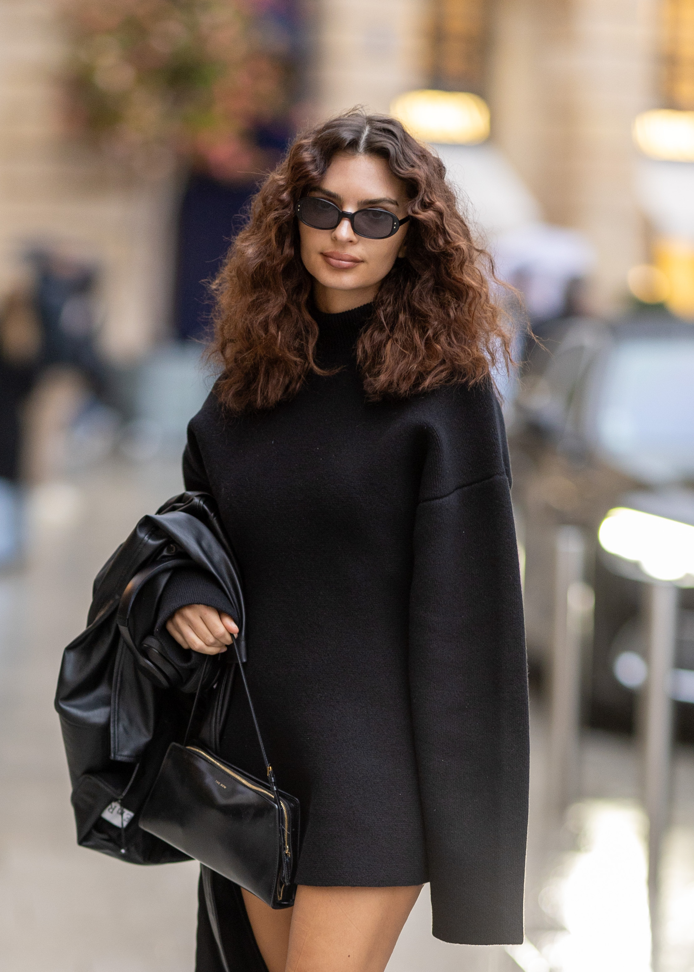 The model opted to go pantsless while wearing an oversized black sweatshirt as she showed off her brand-new hairstyle