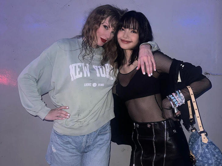 lisa and taylor swift instagram photo