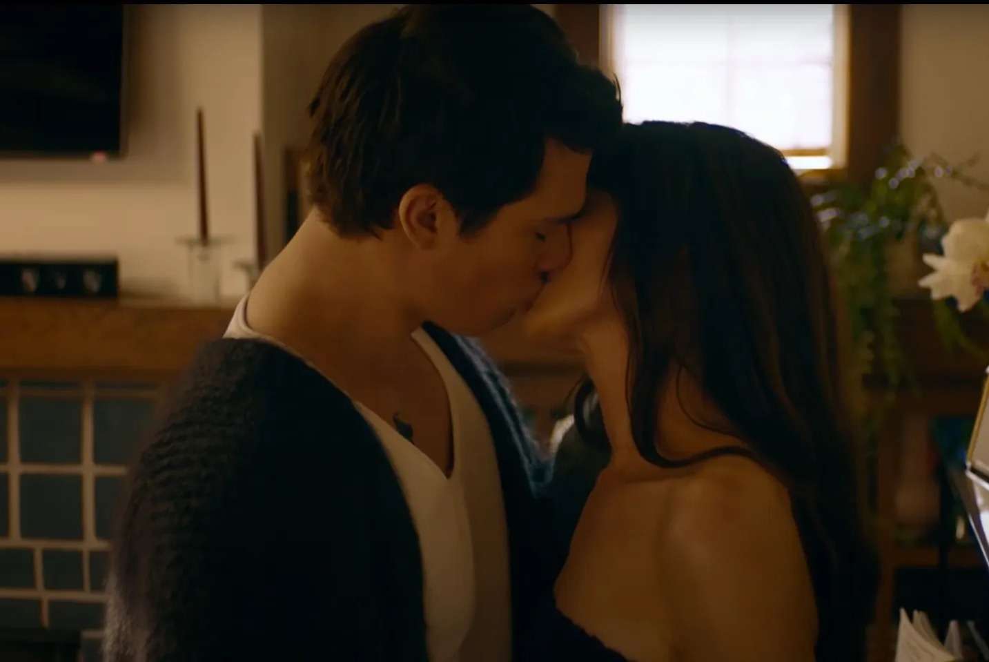 Fans claimed Anne looked 'in her 20s' in the steamy trailer