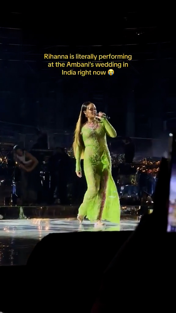 She performed while barefoot and wearing a lime green dress