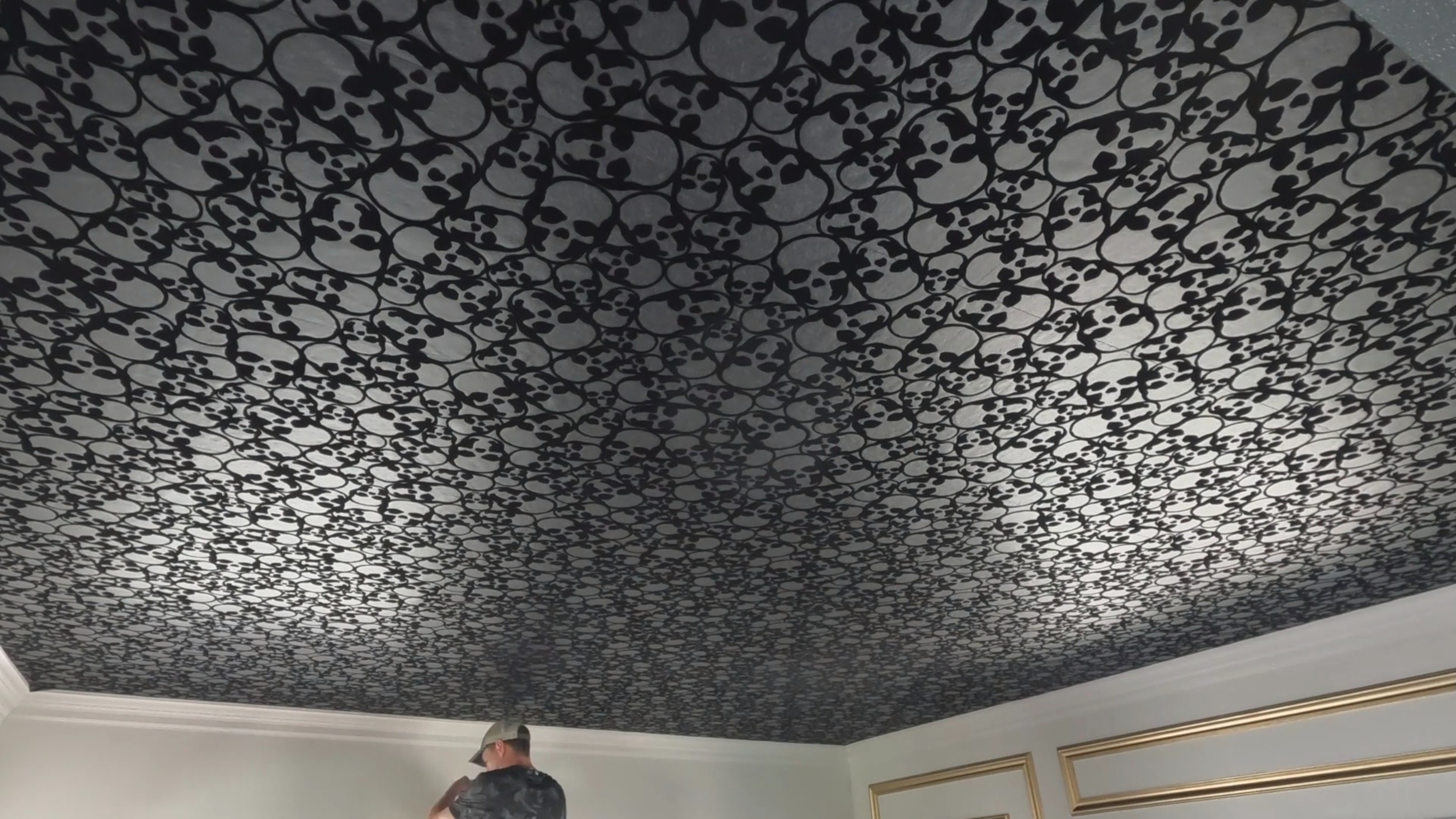 Viewers previously complained that they didn't like the skull wallpaper design Chelsea chose for a client's home