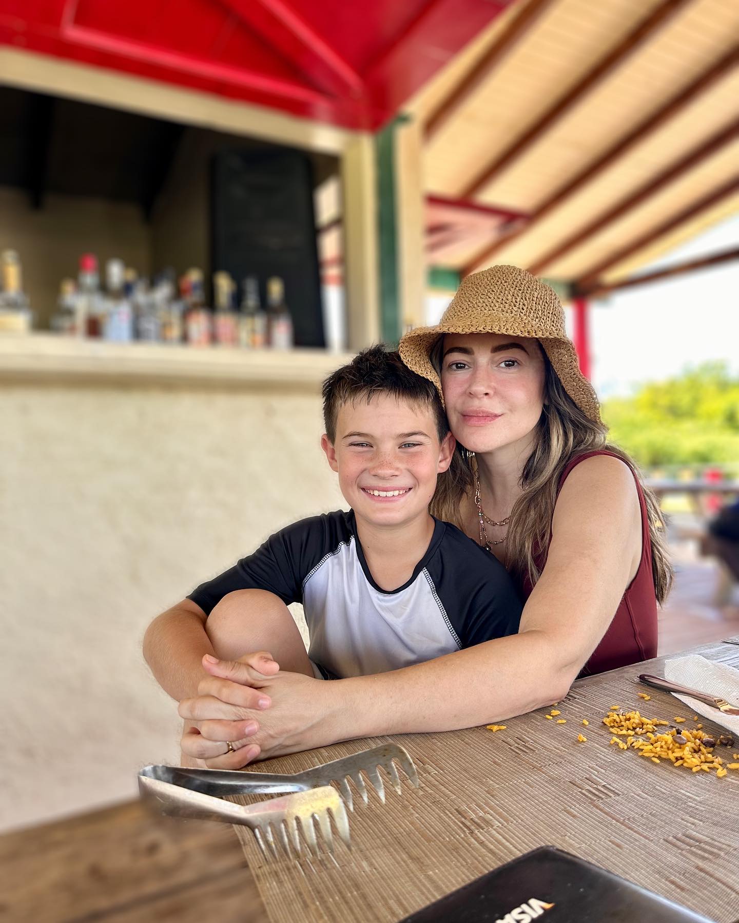 The star was accepting cash only for autographs and selfies following the backlash she got from creating a GoFundMe for her son's sports team