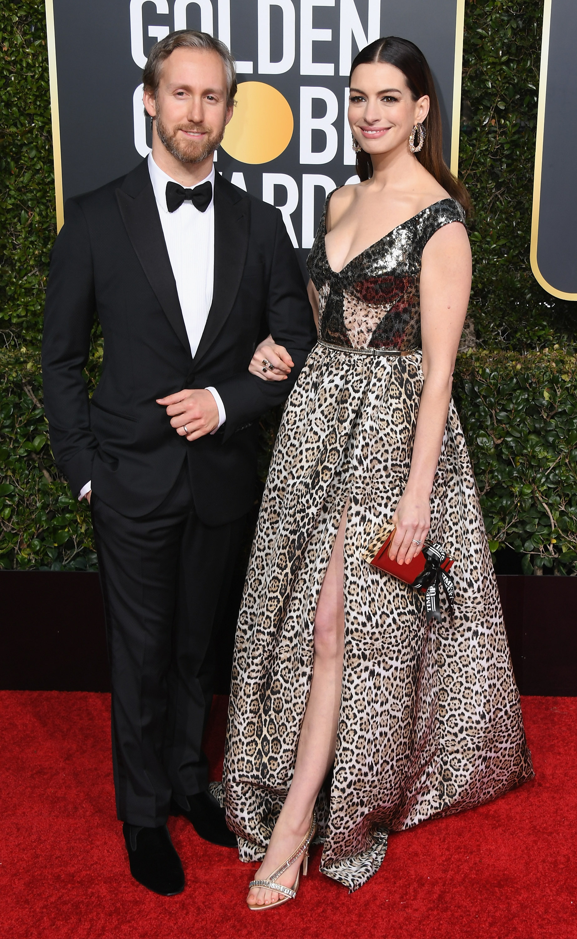 Anne with her husband, Adam Shulman, at the 2019 Golden Globe Awards
