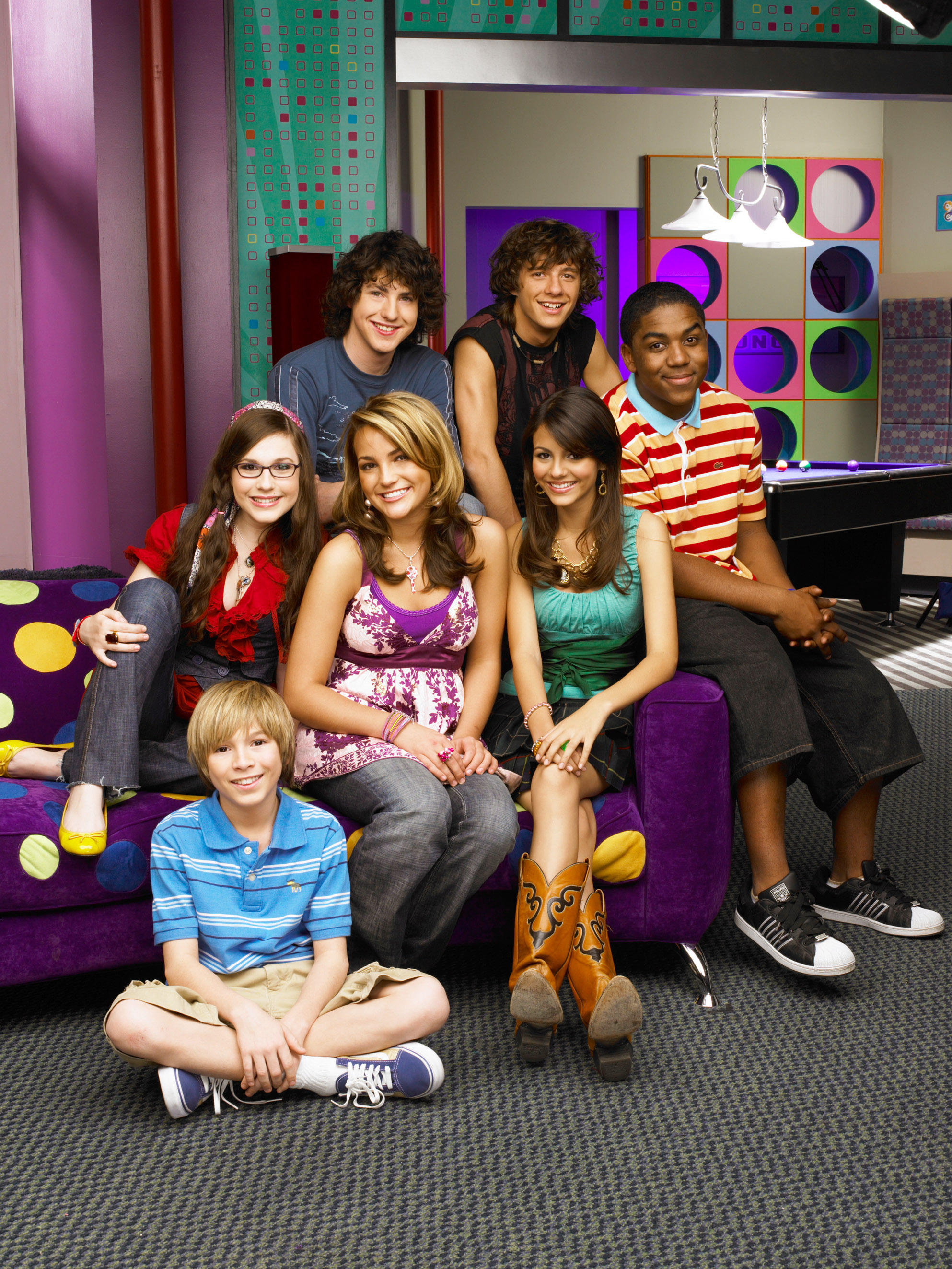 Most of the cast of Zoey 101 reprised their roles on Paramount's sequel Zoey 102