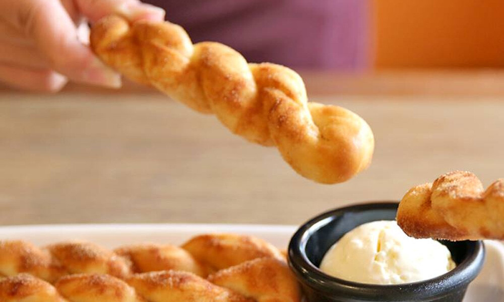 Pizza Hut cinnamon twist