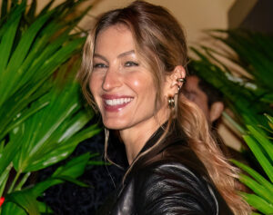Gisele Bündchen In Workout Gear Is "Reconnecting With the Essentials"