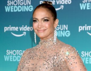Jennifer Lopez in Two-Piece Workout Gear Has "A Merry Sunday"