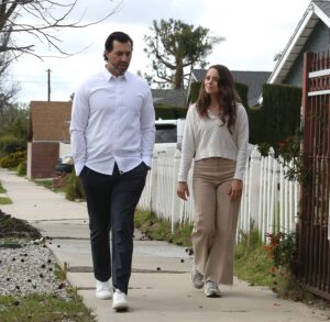 Jinger Duggar was caught having a serious talk with her husband, Jeremy Vuolo, as the couple walked around Los Angeles