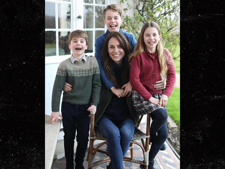 Kate Middleton Recovery Photo with Kids Released for UK Mother's Day ...