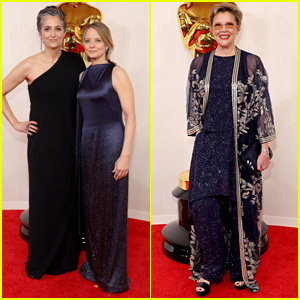 Nyad's Jodie Foster & Annette Bening Reunite for Oscars 2024