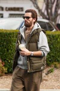 Scott Disick showed off his drastic weight loss in a casual outfit for a day of shopping with his rumored girlfriend Mary-Grayson Hunt