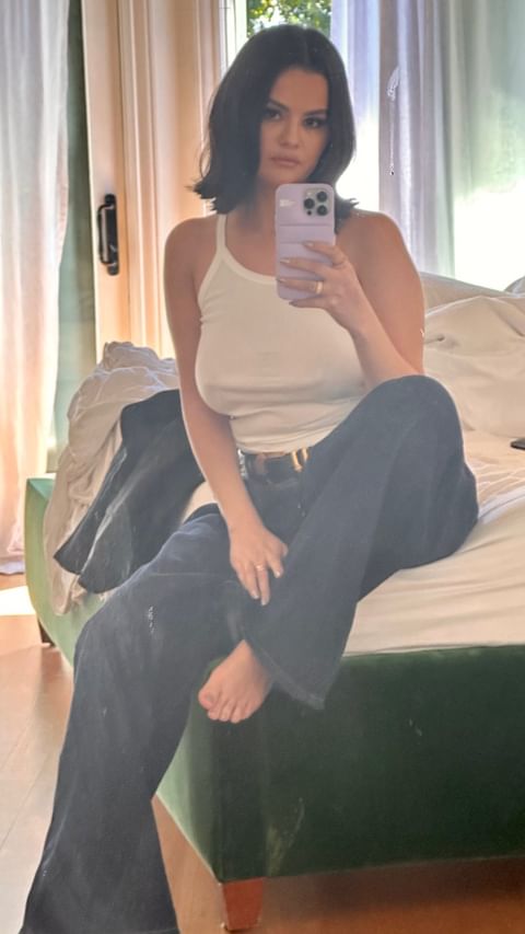 Selena Gomez shared a sexy casual photo online
