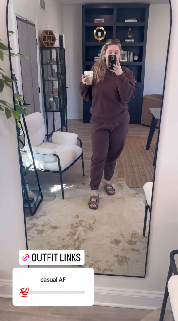 Kailyn Lowry wore matching sweatpants and sweatshirt in her new video