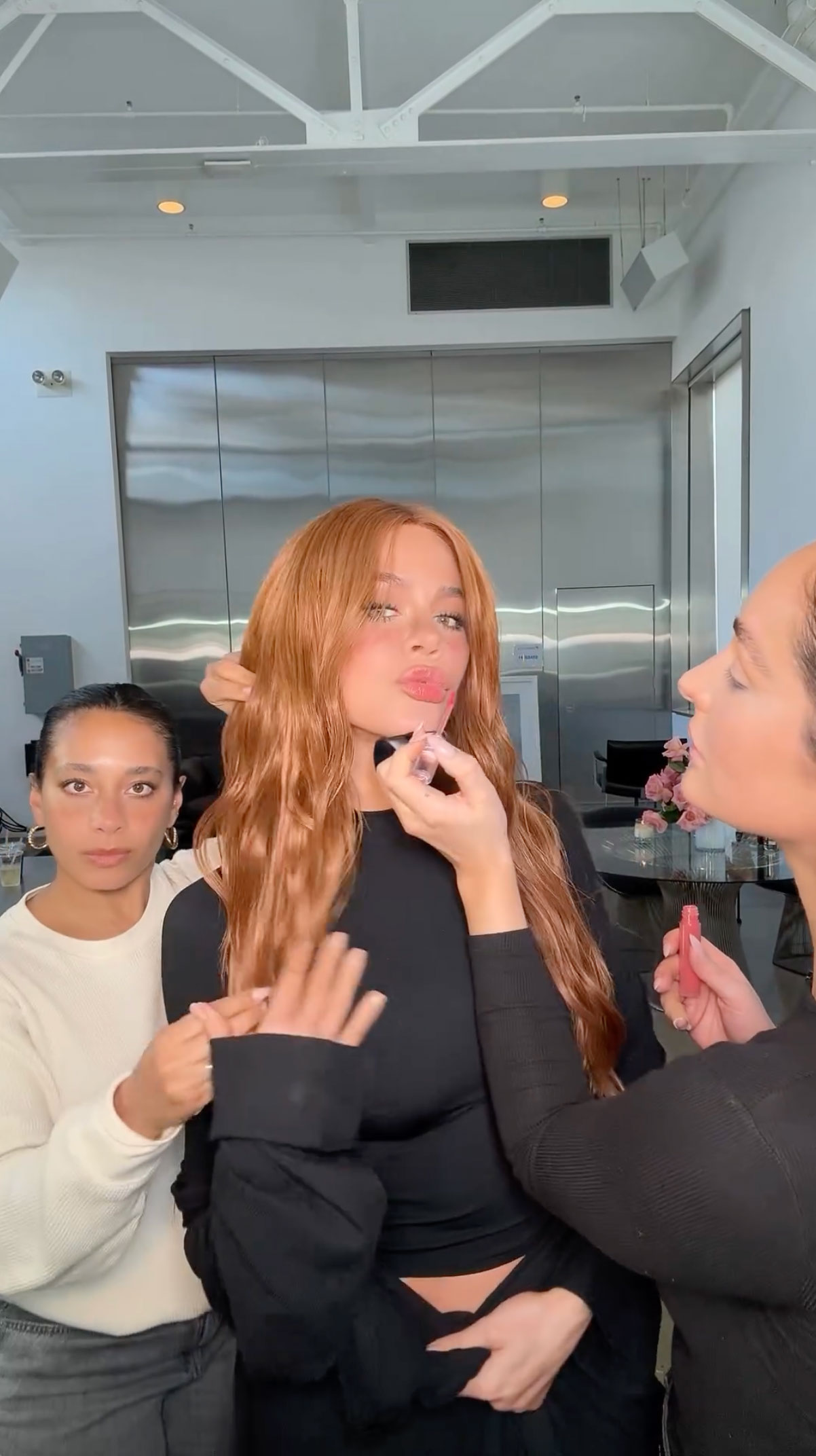 The video showed Khloe and her beauty team with a beauty filter